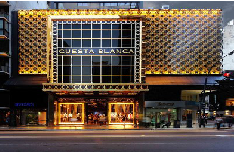 富宁门头设计与商业空间的纽带。